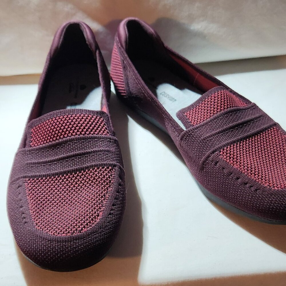 Cloudsteppers by Clarks sz 9 M burgundy flats VG condition